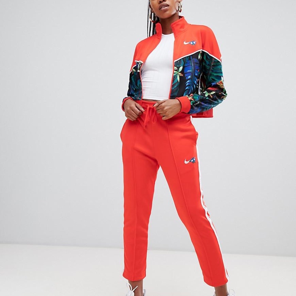 Nike track suit